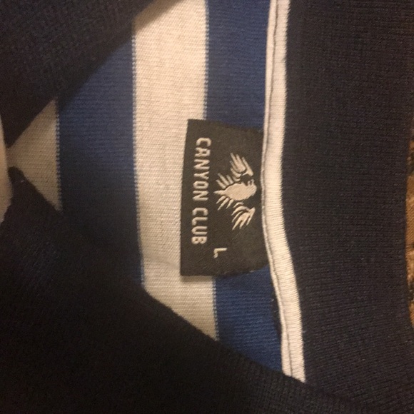 Selling at size L I bought it for a party. This is good for a basic fit or party - Picture 3 of 3